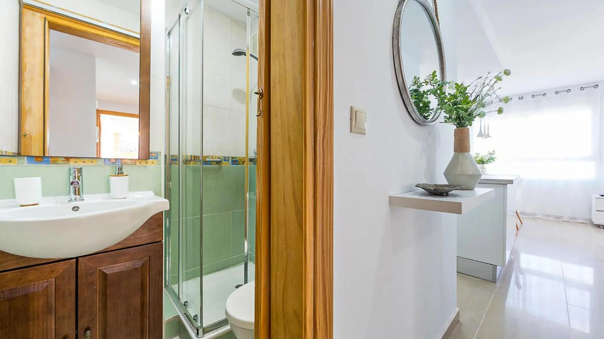 Beach Front Apartment San Luis de Sabinillas